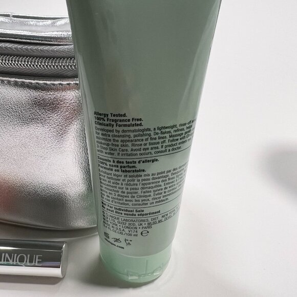 Clinique 7 Day Scrub Lotion+ Lip Gloss Airkiss Pop Full Size Makeup Bag Gift Set - Picture 3 of 9